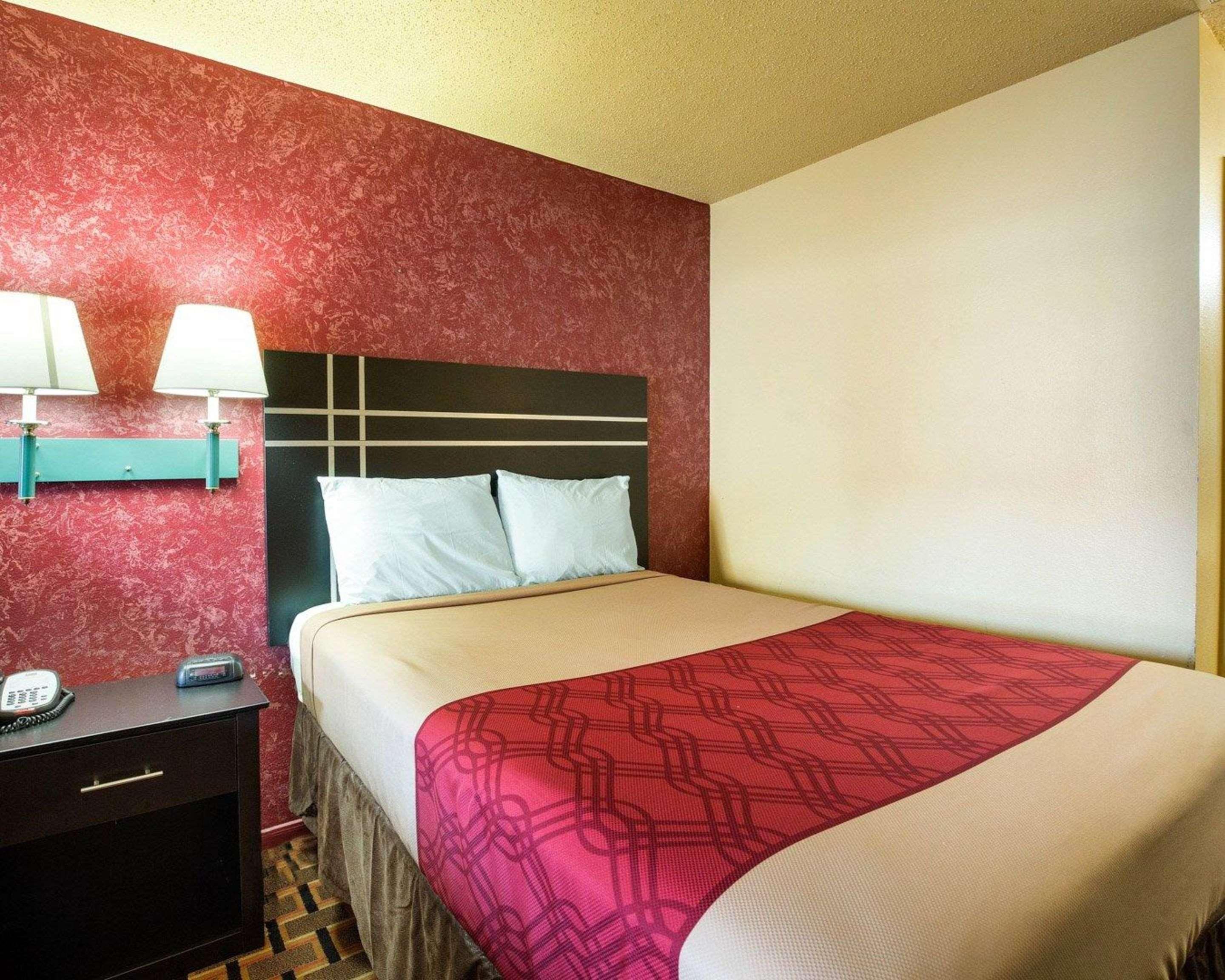 Econo Lodge Houston Brookhollow Esterno foto