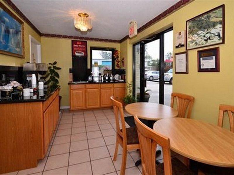 Econo Lodge Houston Brookhollow Ristorante foto